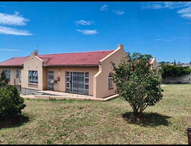 4 BEDROOM HOUSE FOR SALE IN MTHATHA CENTRAL